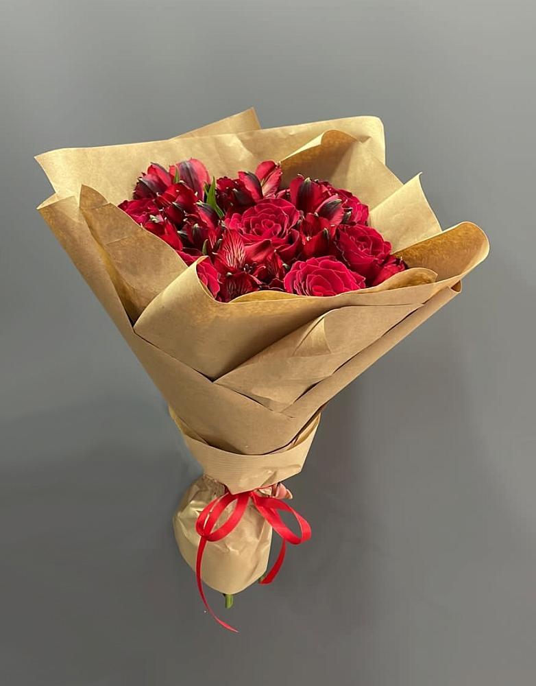 Букет цветов из: Альстромерии и Розы в Кшенский