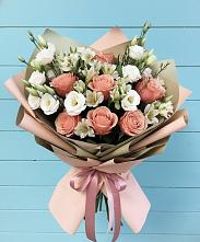 Букет цветов из:  Розы, Альстромерии и Лизиантусы в Кшенский