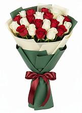 Букет Микс из красных и белых роз в Кшенский