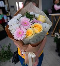 Букет цветов из:  Герберы, Розы и Хризантемы в Кшенский