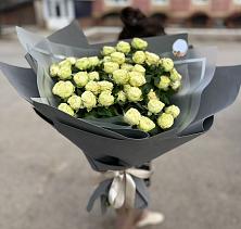 Букет Белые кустовые розы Солинеро в Кшенский