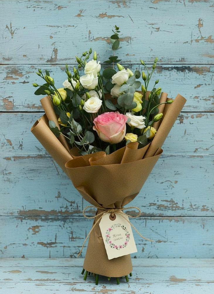 Букет цветов из: Розы и Лизиантусы в Кшенский