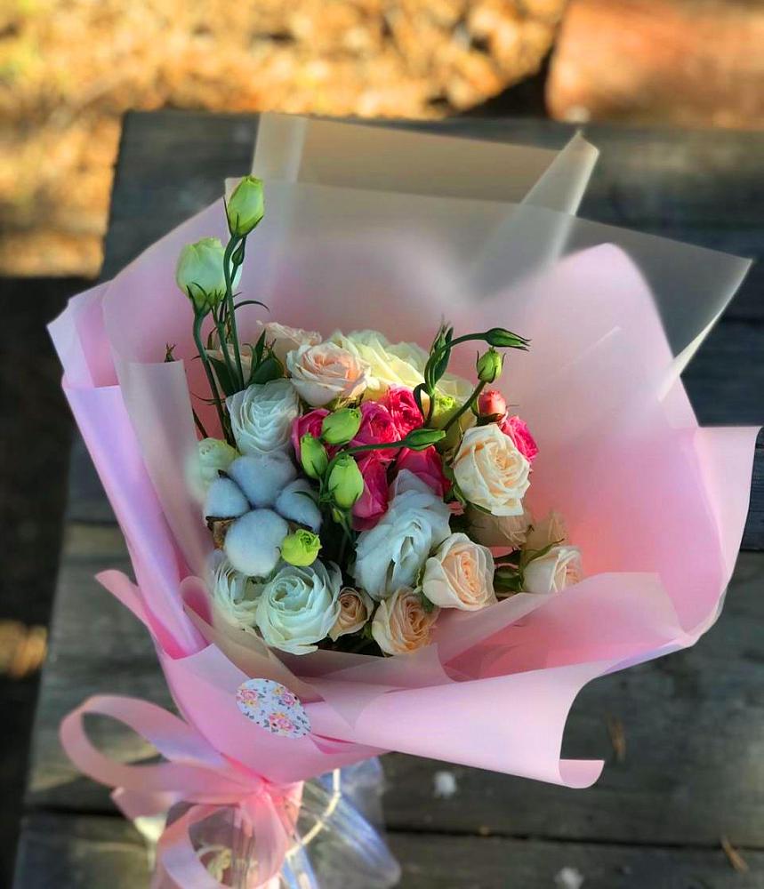 Букет цветов из: Розы и Лизиантусы в Кшенский