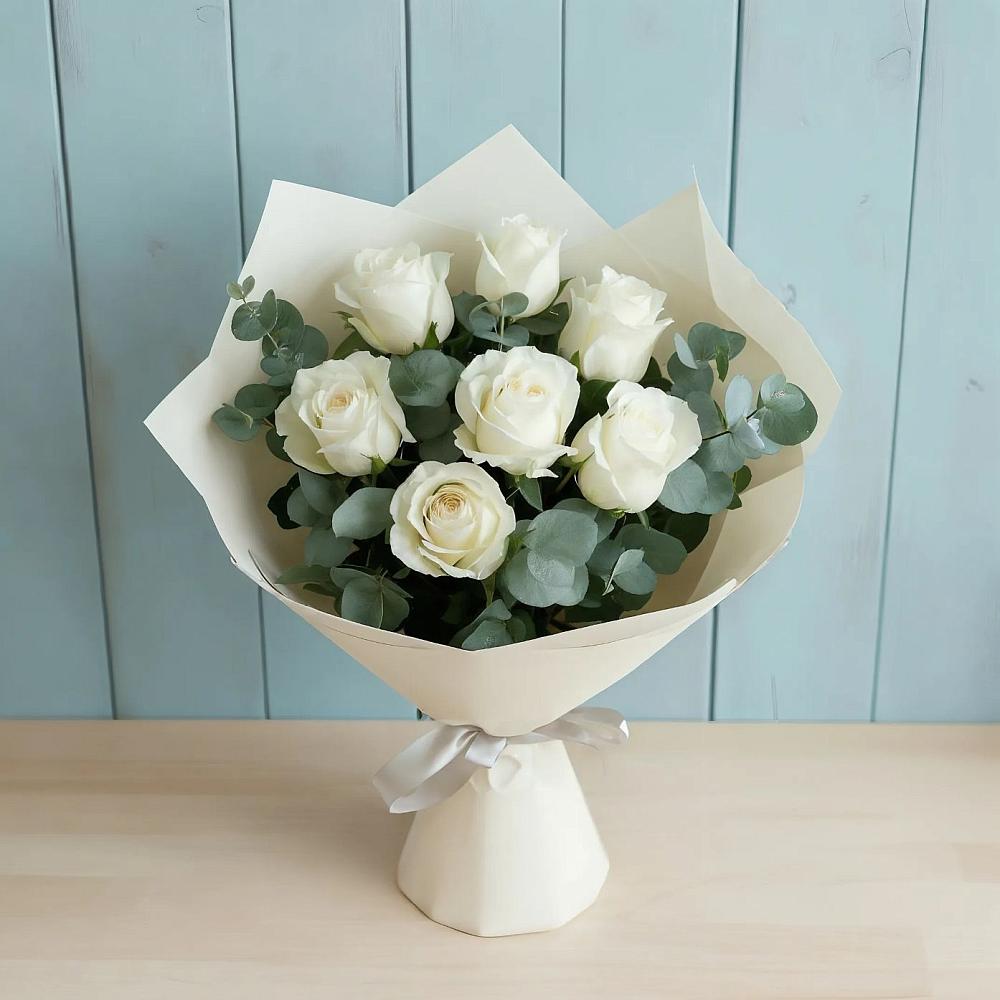 Букет Белые розы в Эвкалипте в Кшенский