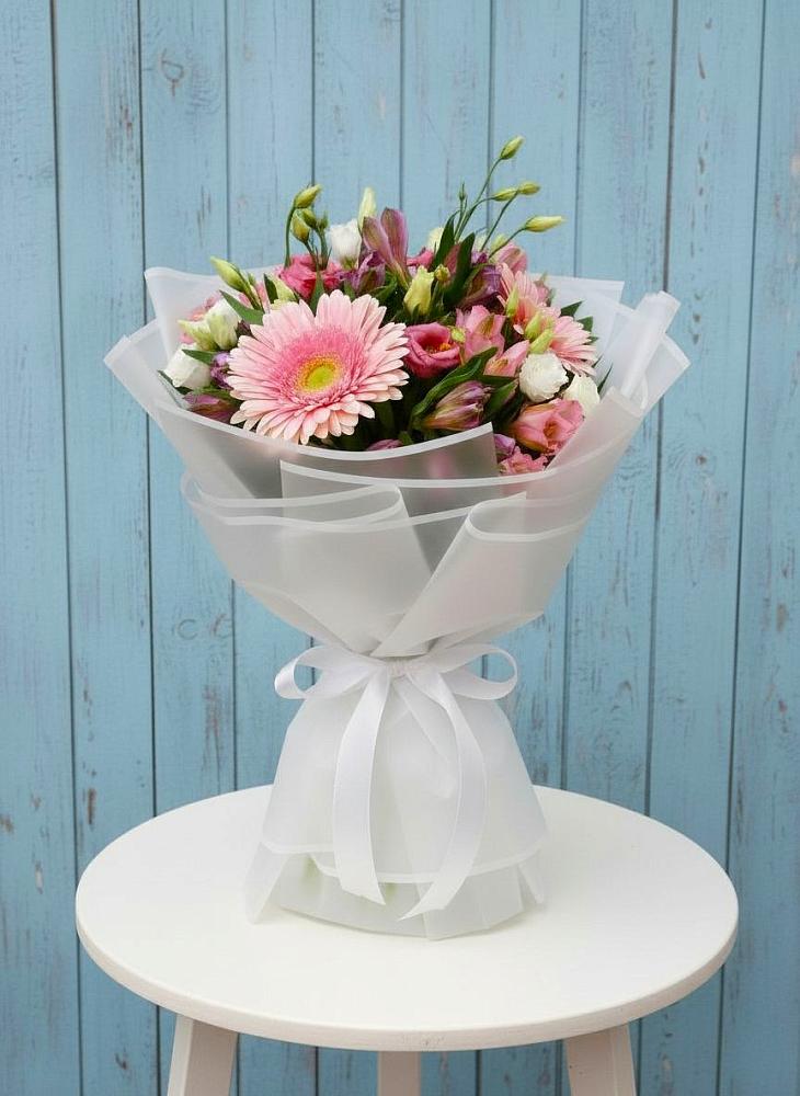 Букет цветов из: Герберы, Альстромерии и Лизиантусы в Кшенский