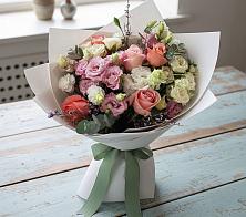 Букет цветов из:  Розы, Лизиантусы и Гвоздики в Кшенский