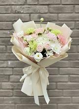 Букет цветов из:  Гвоздики, Розы, Лизиантусы и Хризантемы в Кшенский