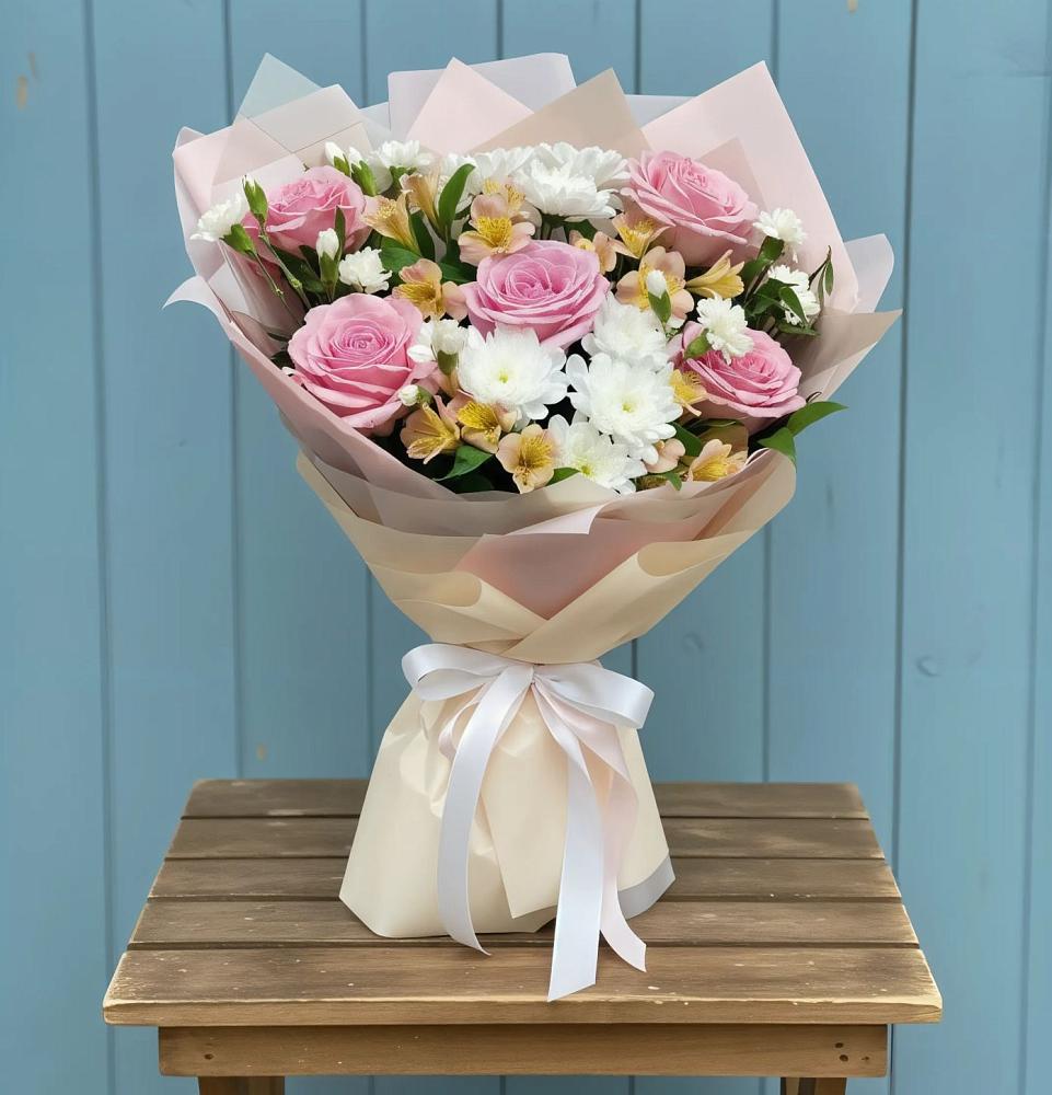 Букет цветов из: Гвоздики, Орхидеи и Розы в Кшенский