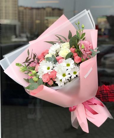 Букет цветов из: Розы, Лизиантусы и Хризантемы в Кшенский
