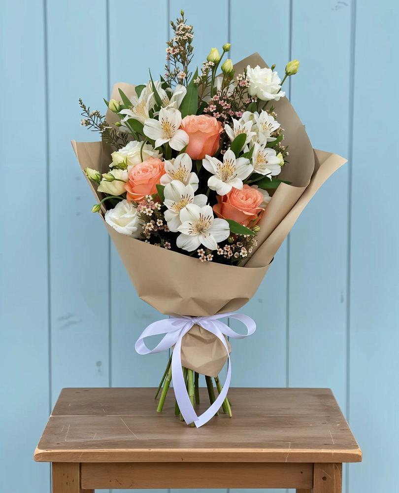 Букет цветов из: Альстромерии, Лизиантусы, Розы и Хризантемы в Кшенский