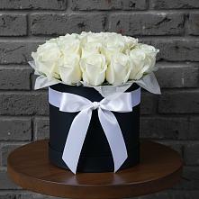 Цветочная композиция из Розы в шляпной коробке в Кшенский